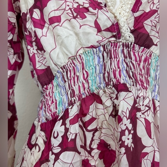 Johnny Was 100% Silk Floral Boho Tunic Blouse
Red and Cream Size XS - Picture 3 of 9